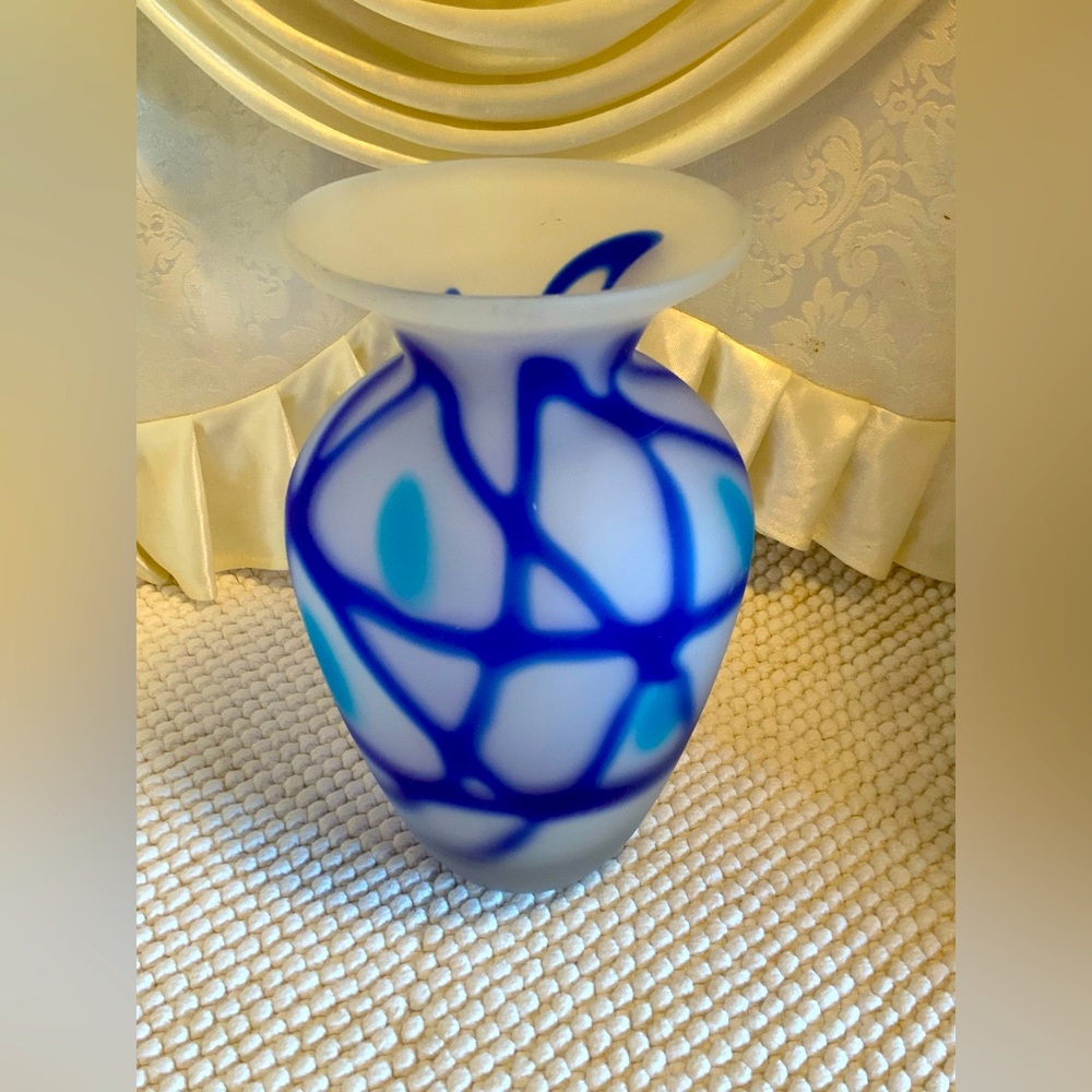 CAVALIER GLASS VASE